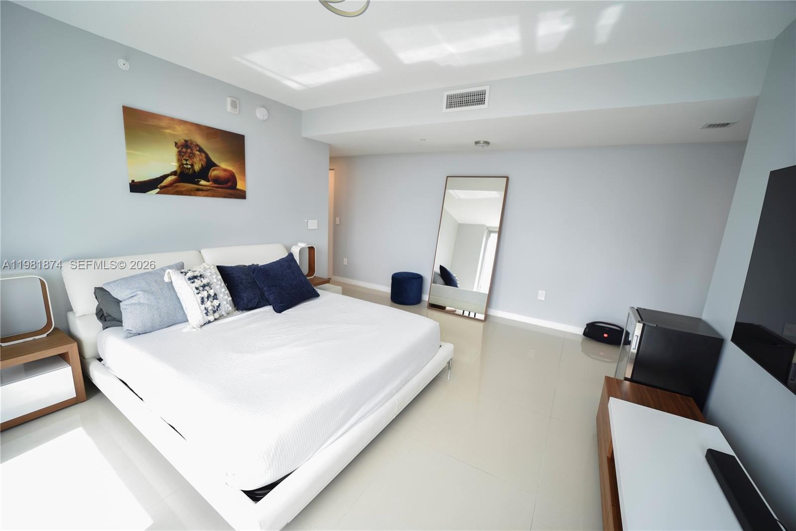 ARIA ON THE BAY CONDO - Residential