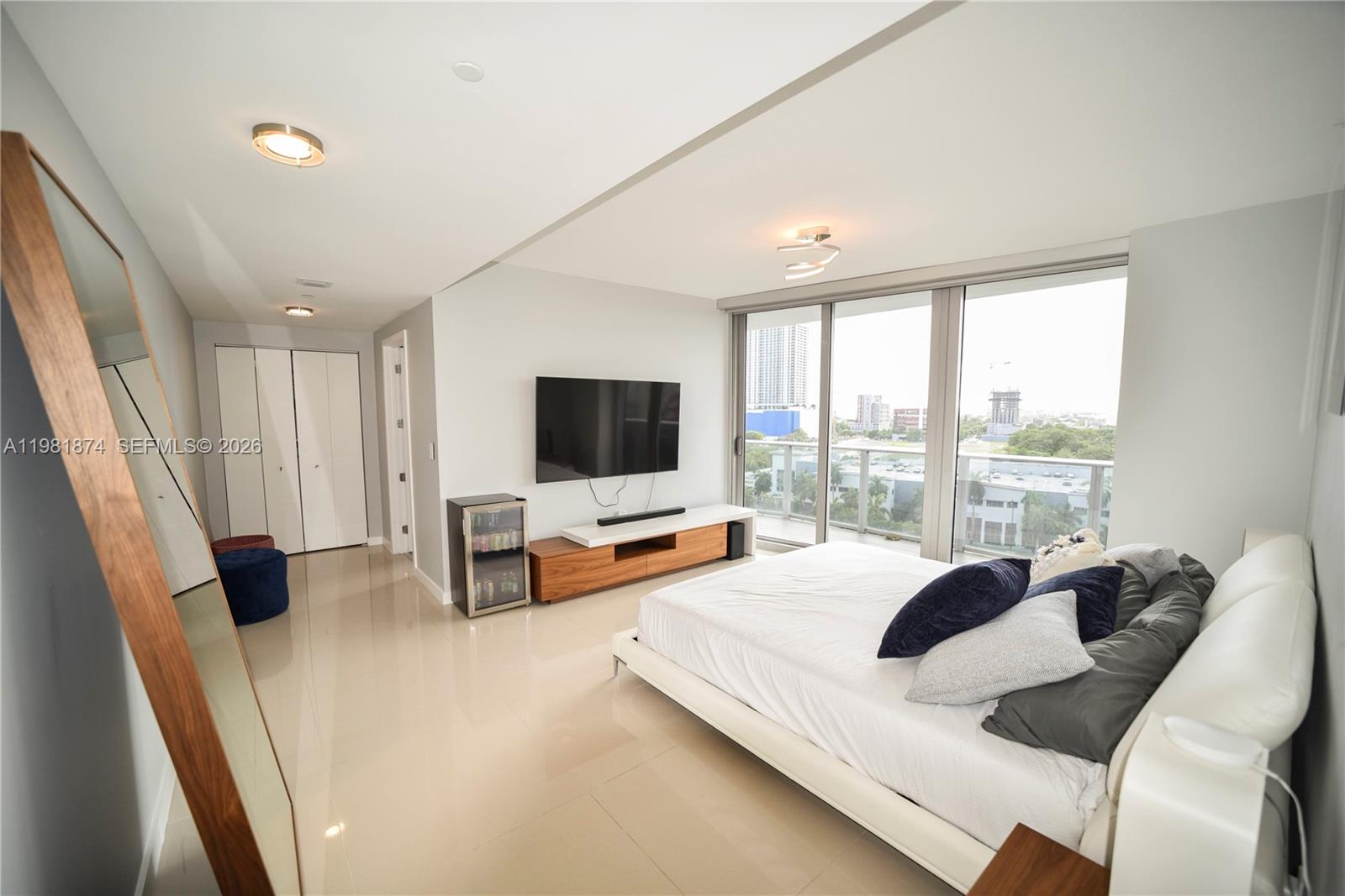 ARIA ON THE BAY CONDO - Residential