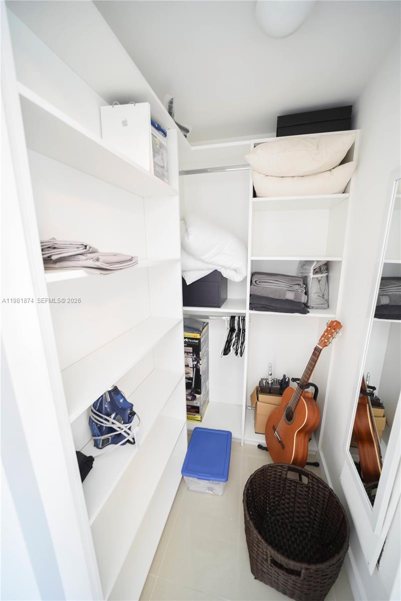 ARIA ON THE BAY CONDO - Residential