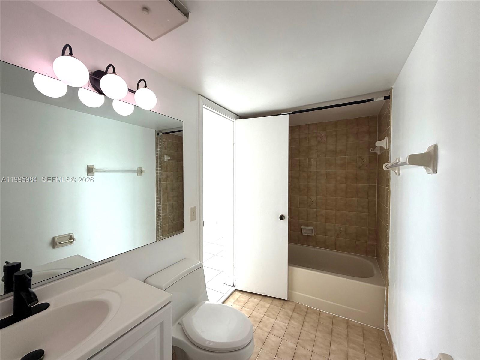 INTERNATIONAL PARK I COND - Residential