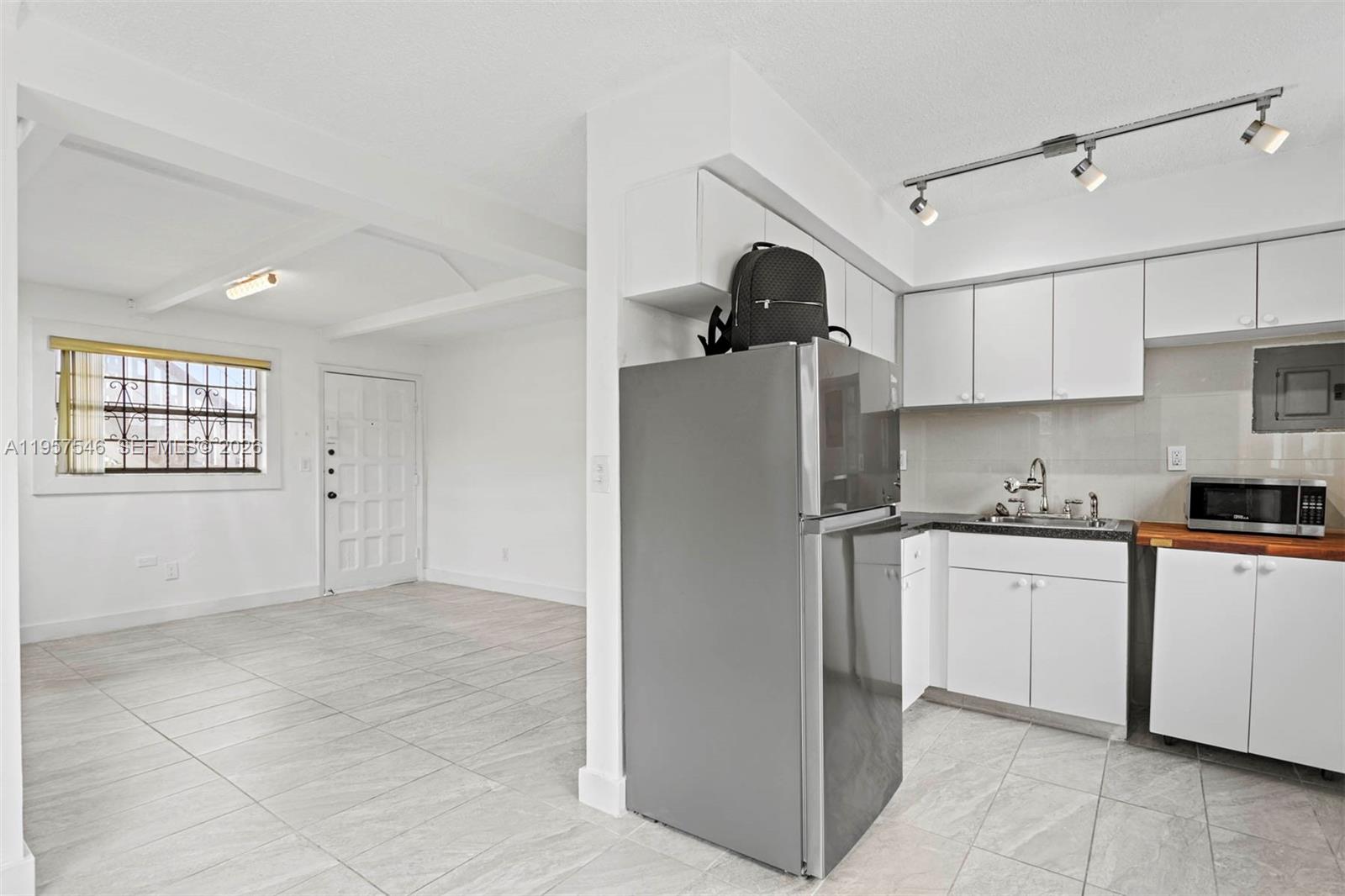 GARDEN VILLAS CONDO - Residential