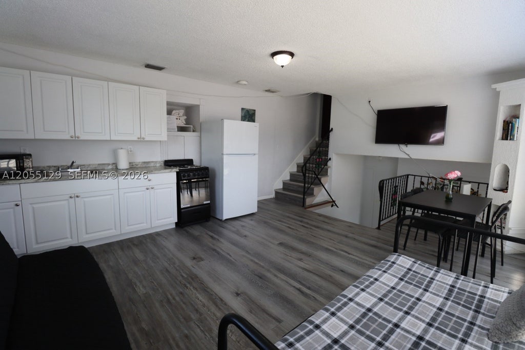 Photo of 141 Mcarthur Pkwy #A, Pembroke Pines, FL 33024 (MLS # A12055129)