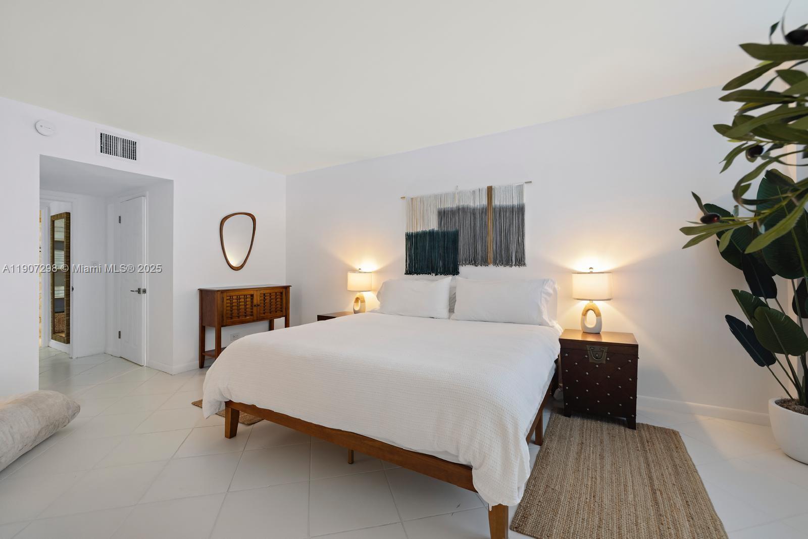 RONEY PALACE CONDO - Residential Lease