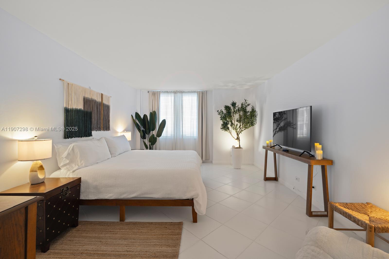 RONEY PALACE CONDO - Residential Lease