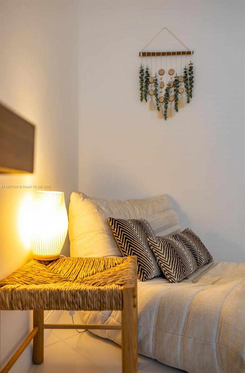 RONEY PALACE CONDO - Residential Lease