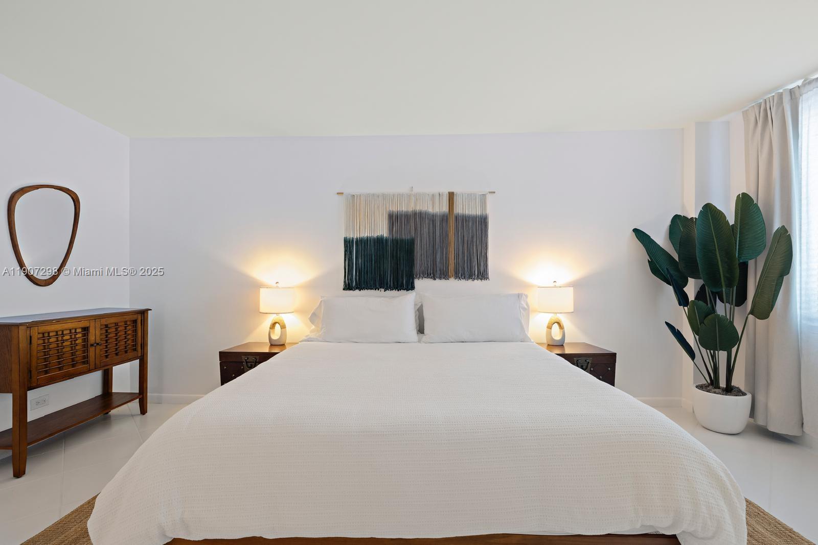 RONEY PALACE CONDO - Residential Lease