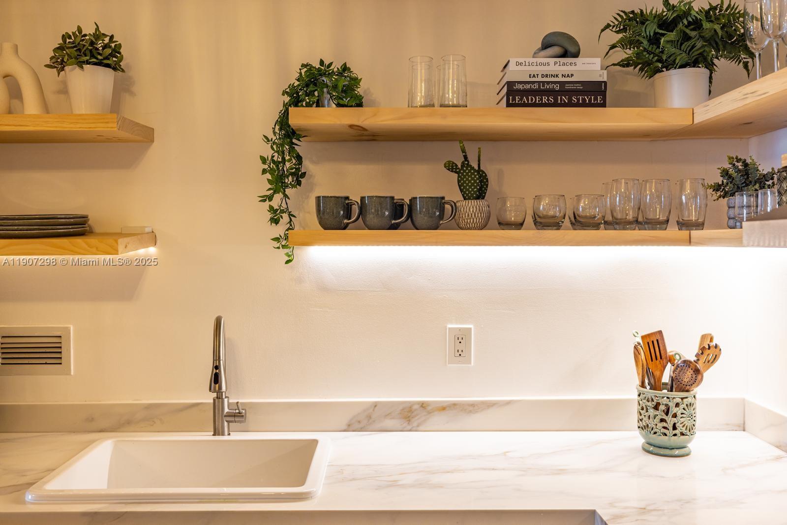 RONEY PALACE CONDO - Residential Lease