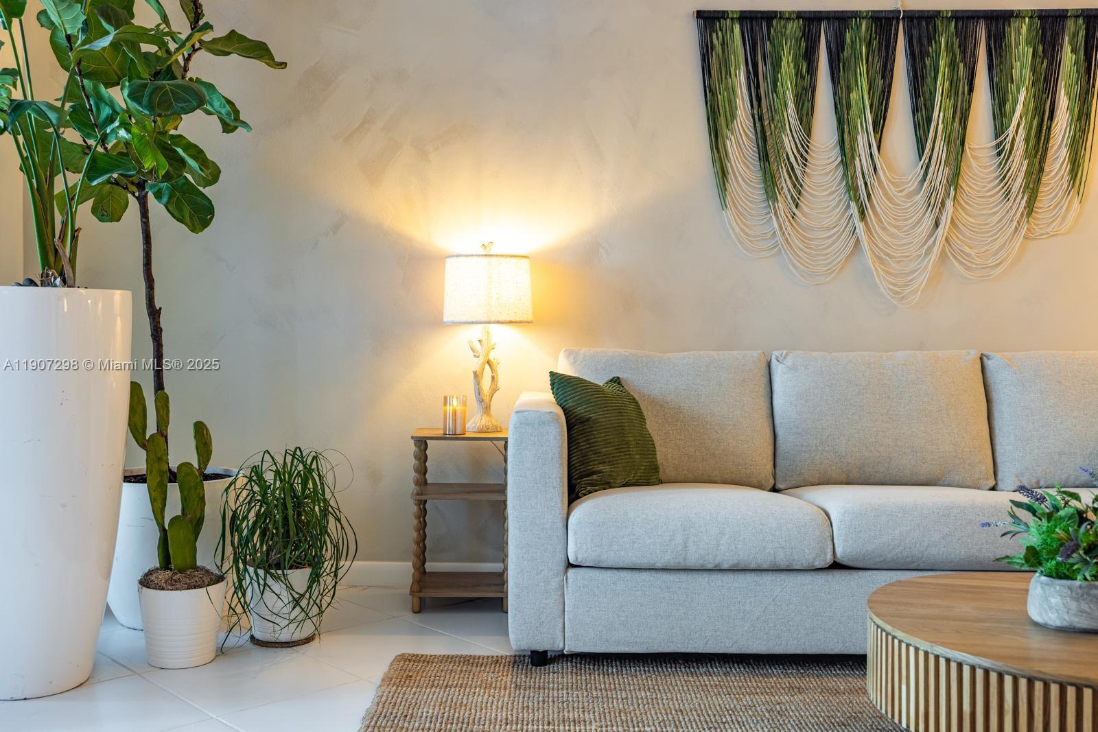 RONEY PALACE CONDO - Residential Lease