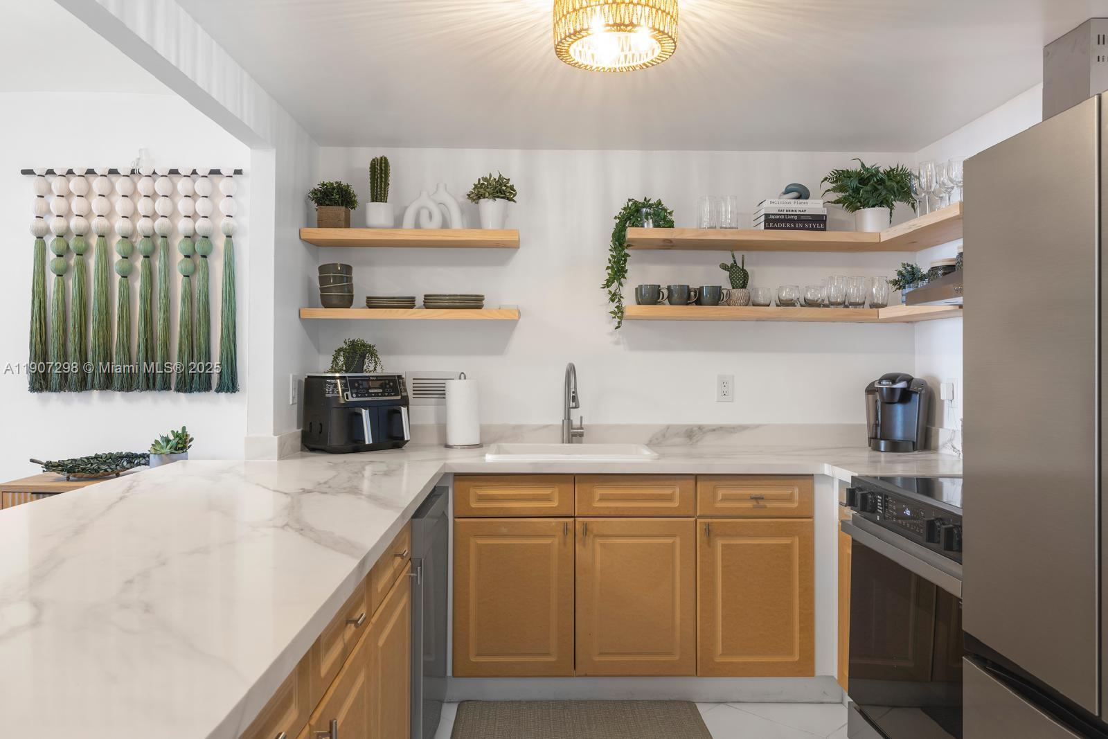 RONEY PALACE CONDO - Residential Lease