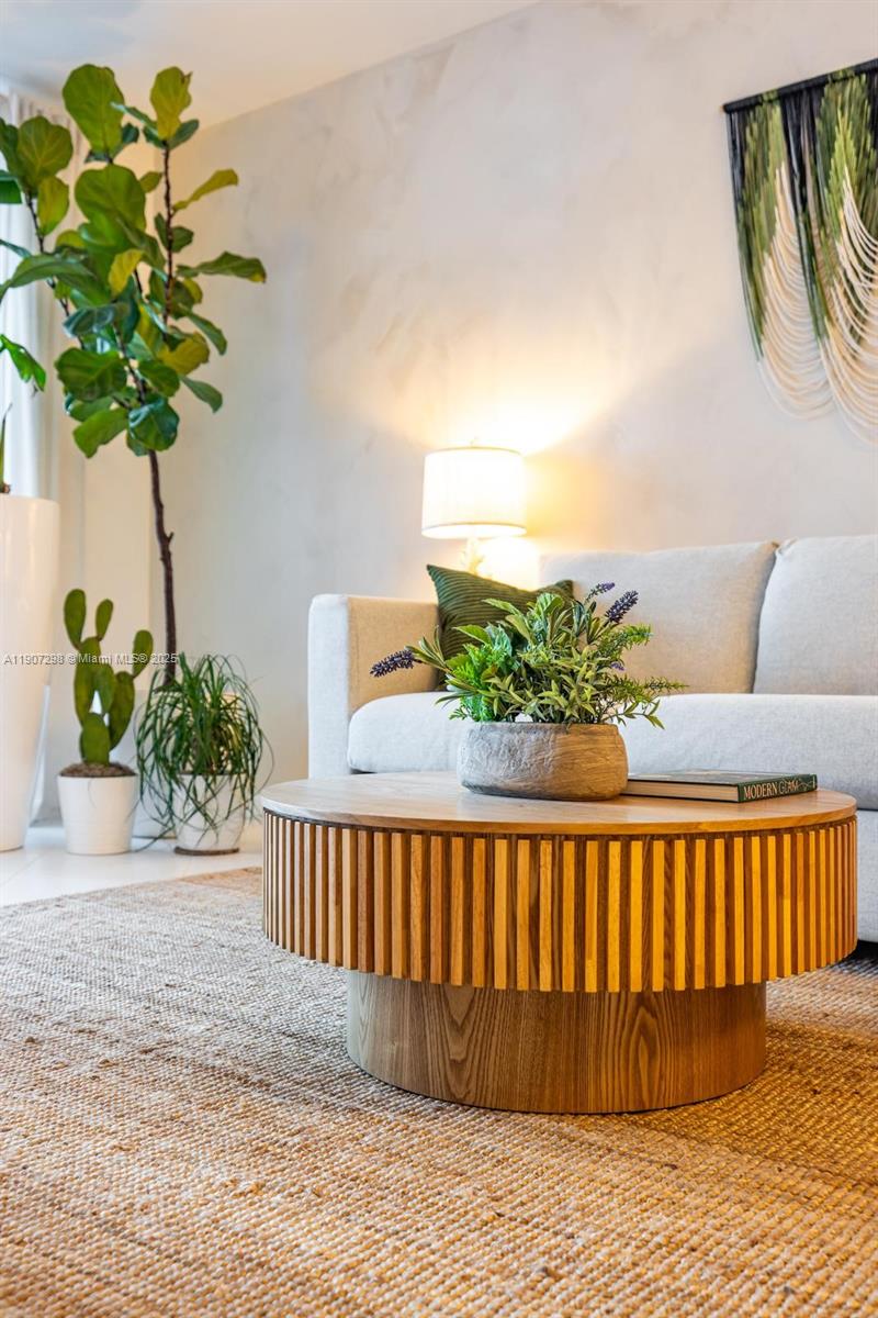 RONEY PALACE CONDO - Residential Lease