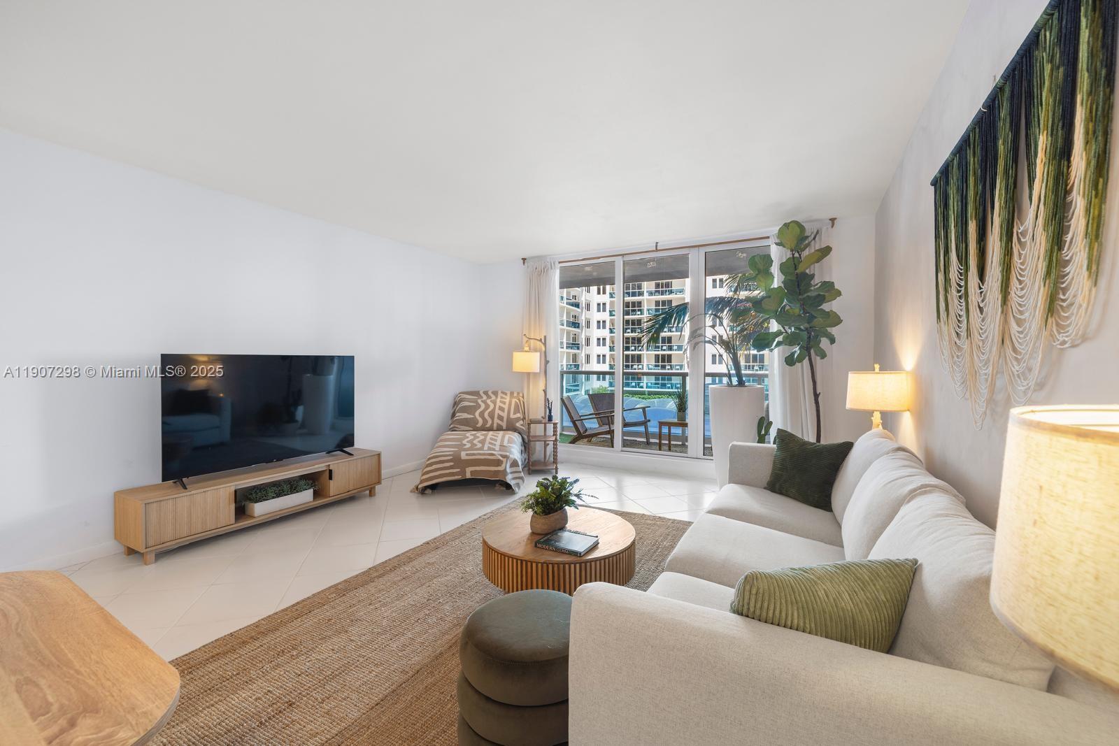 RONEY PALACE CONDO - Residential Lease