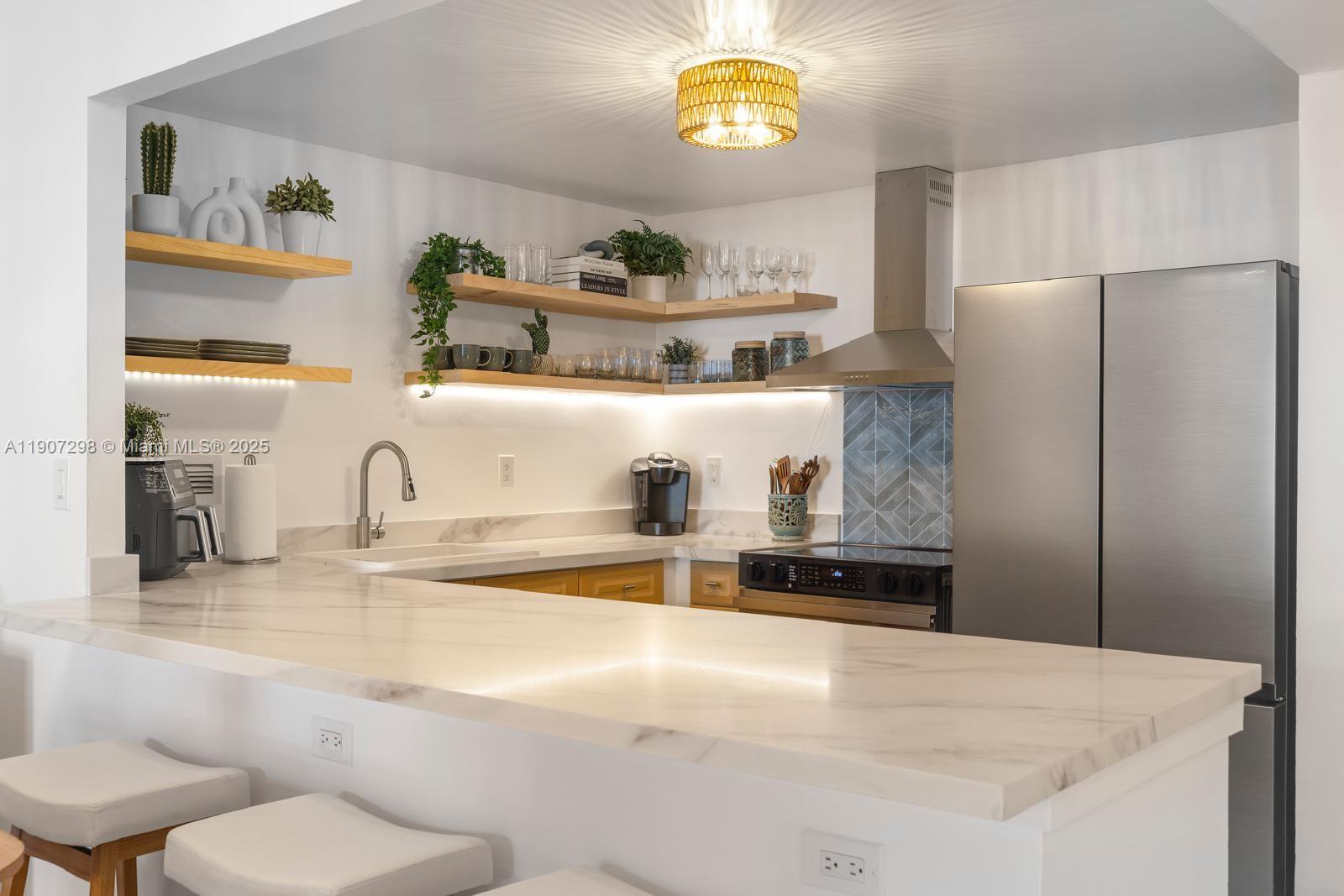 RONEY PALACE CONDO - Residential Lease