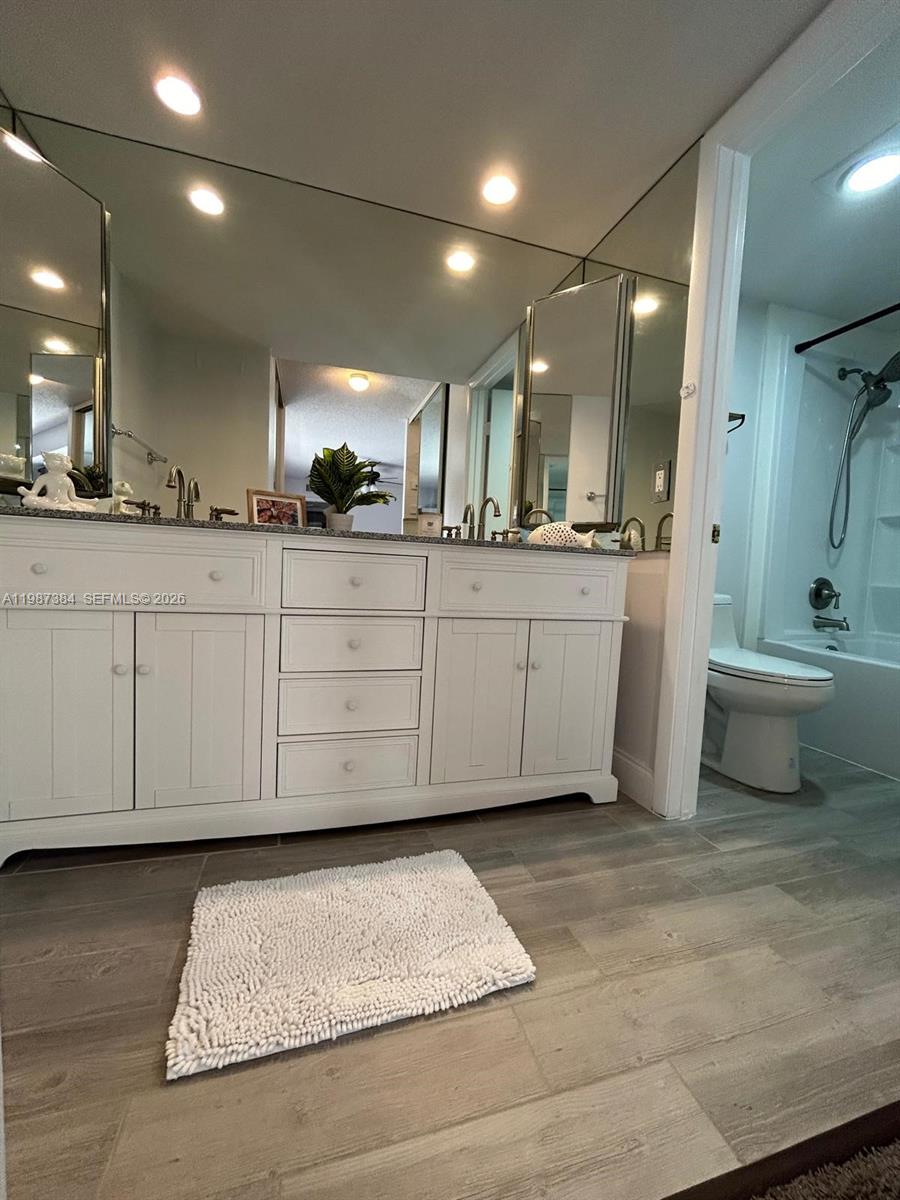 EMBASSY PARK CONDO - Residential