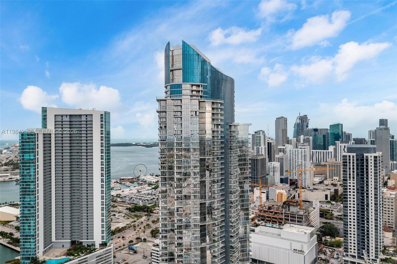 PARAMOUNT MIAMI WORLDCENT - Residential Lease