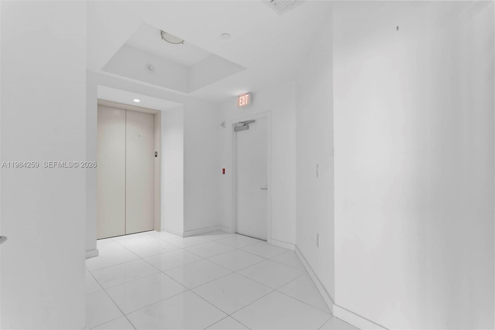 PARAMOUNT MIAMI WORLDCENT - Residential Lease