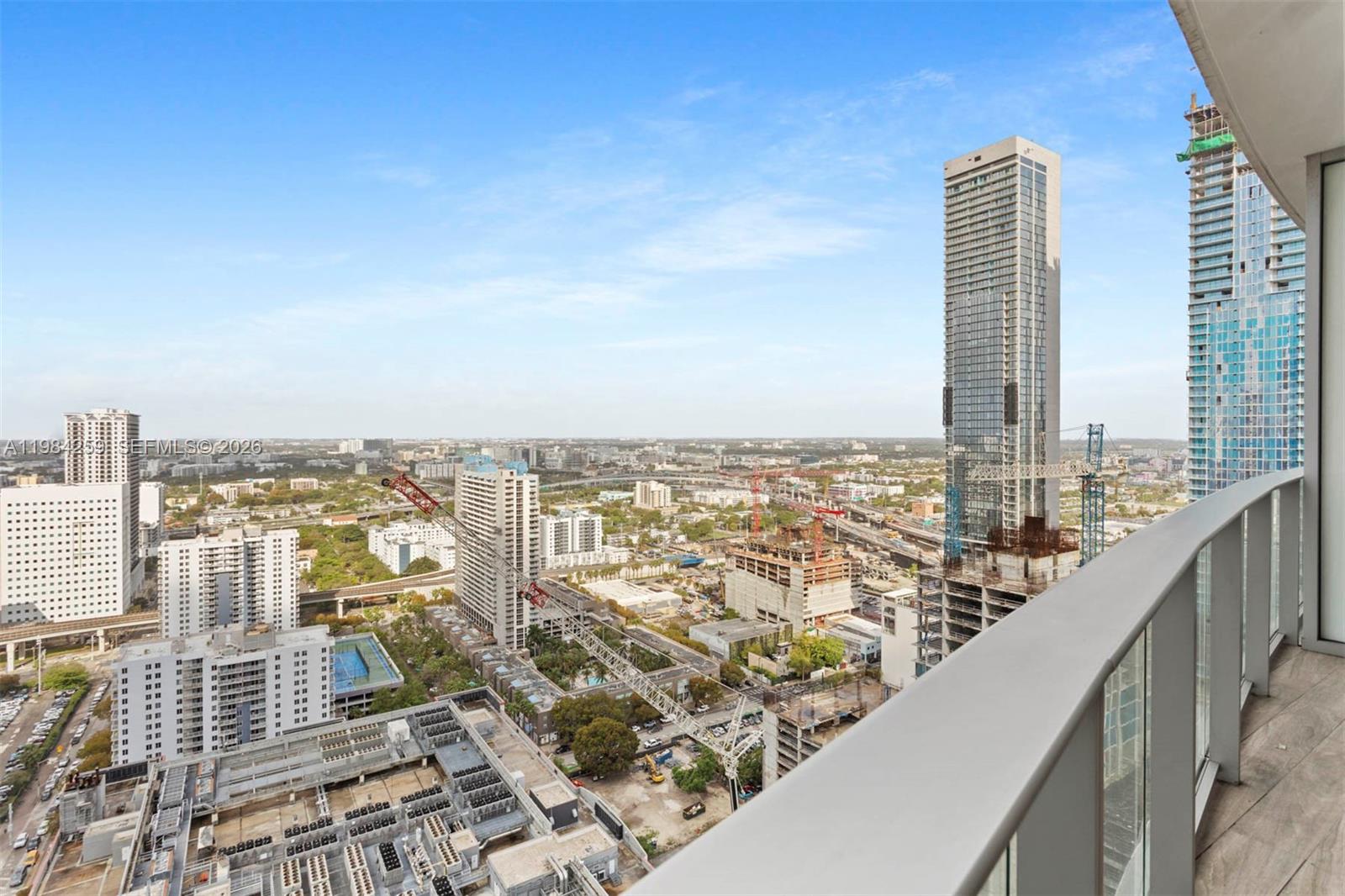 PARAMOUNT MIAMI WORLDCENT - Residential Lease