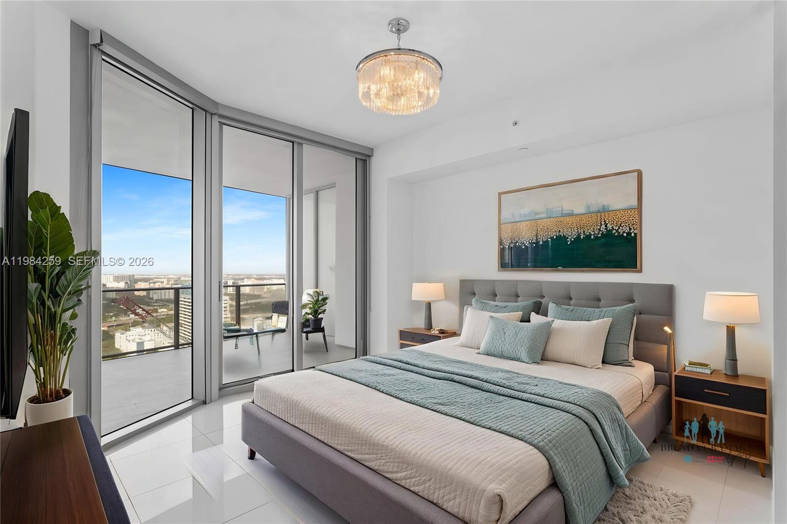 PARAMOUNT MIAMI WORLDCENT - Residential Lease