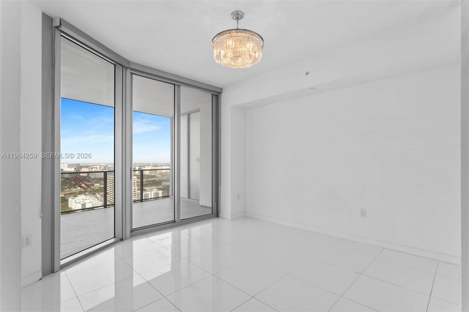 PARAMOUNT MIAMI WORLDCENT - Residential Lease