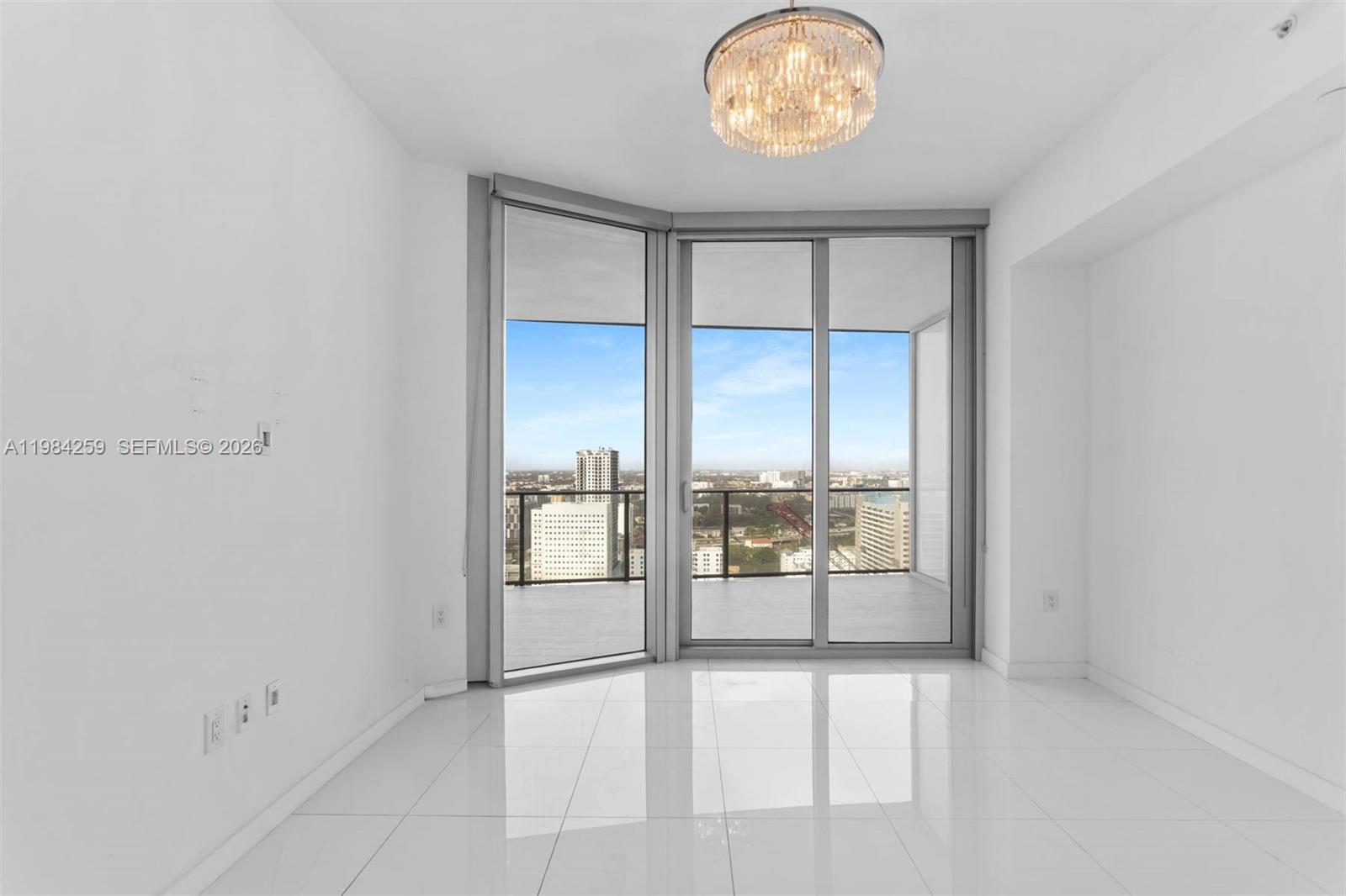 PARAMOUNT MIAMI WORLDCENT - Residential Lease