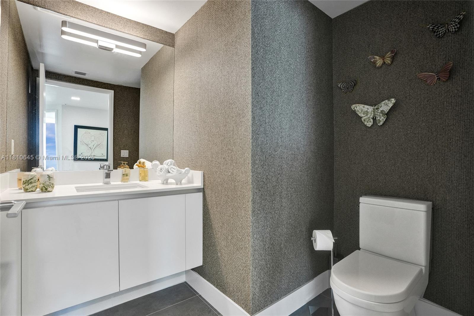 PARQUE TOWERS CONDO - Residential