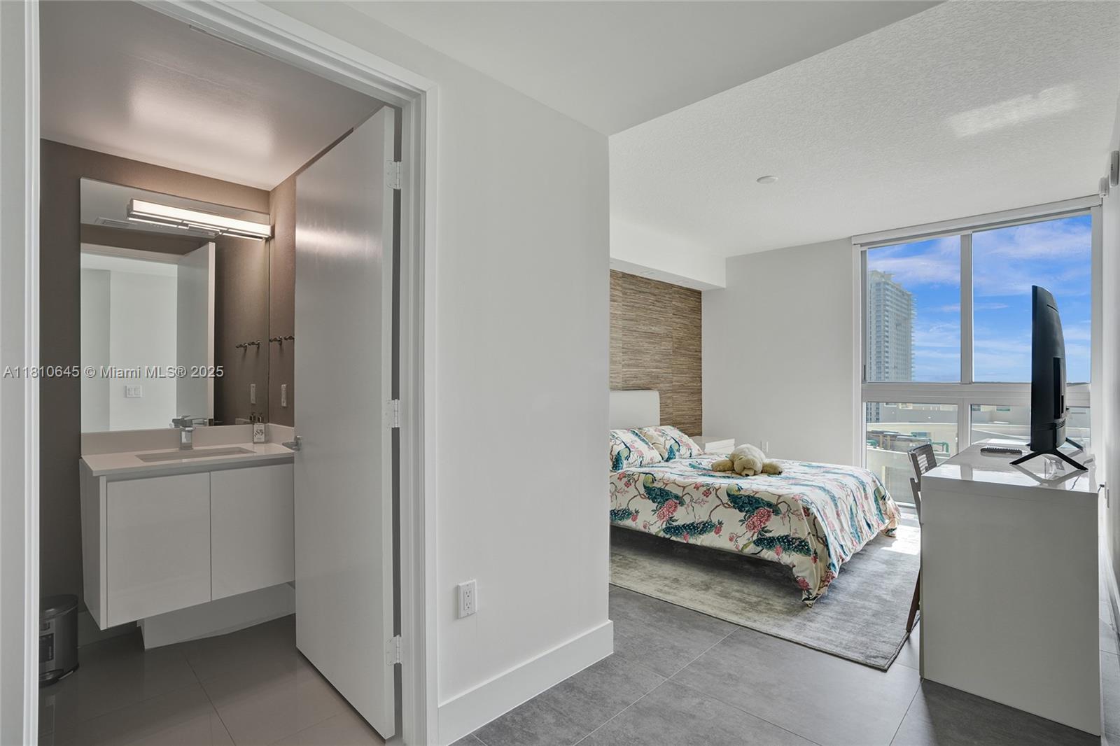 PARQUE TOWERS CONDO - Residential