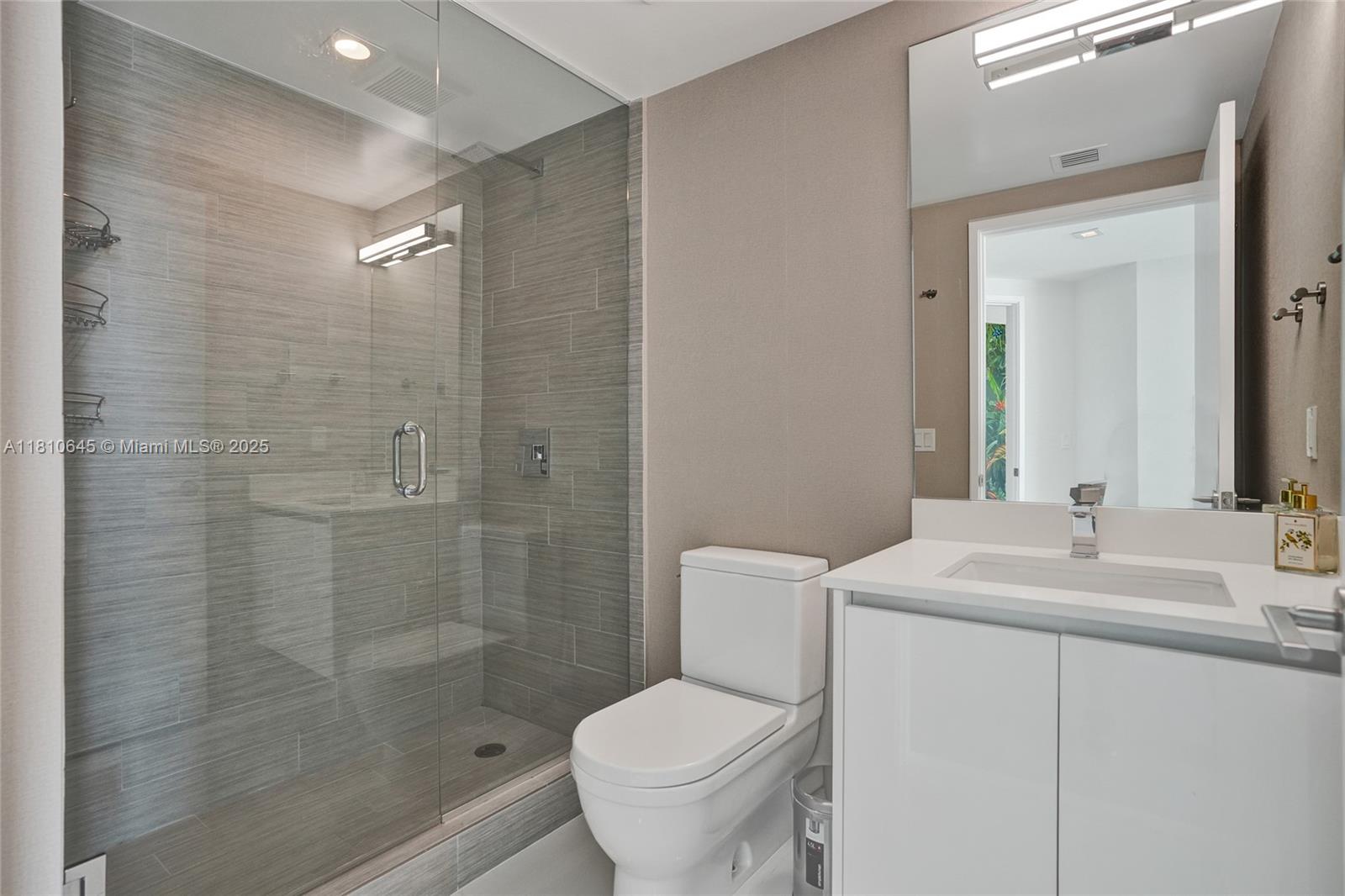 PARQUE TOWERS CONDO - Residential