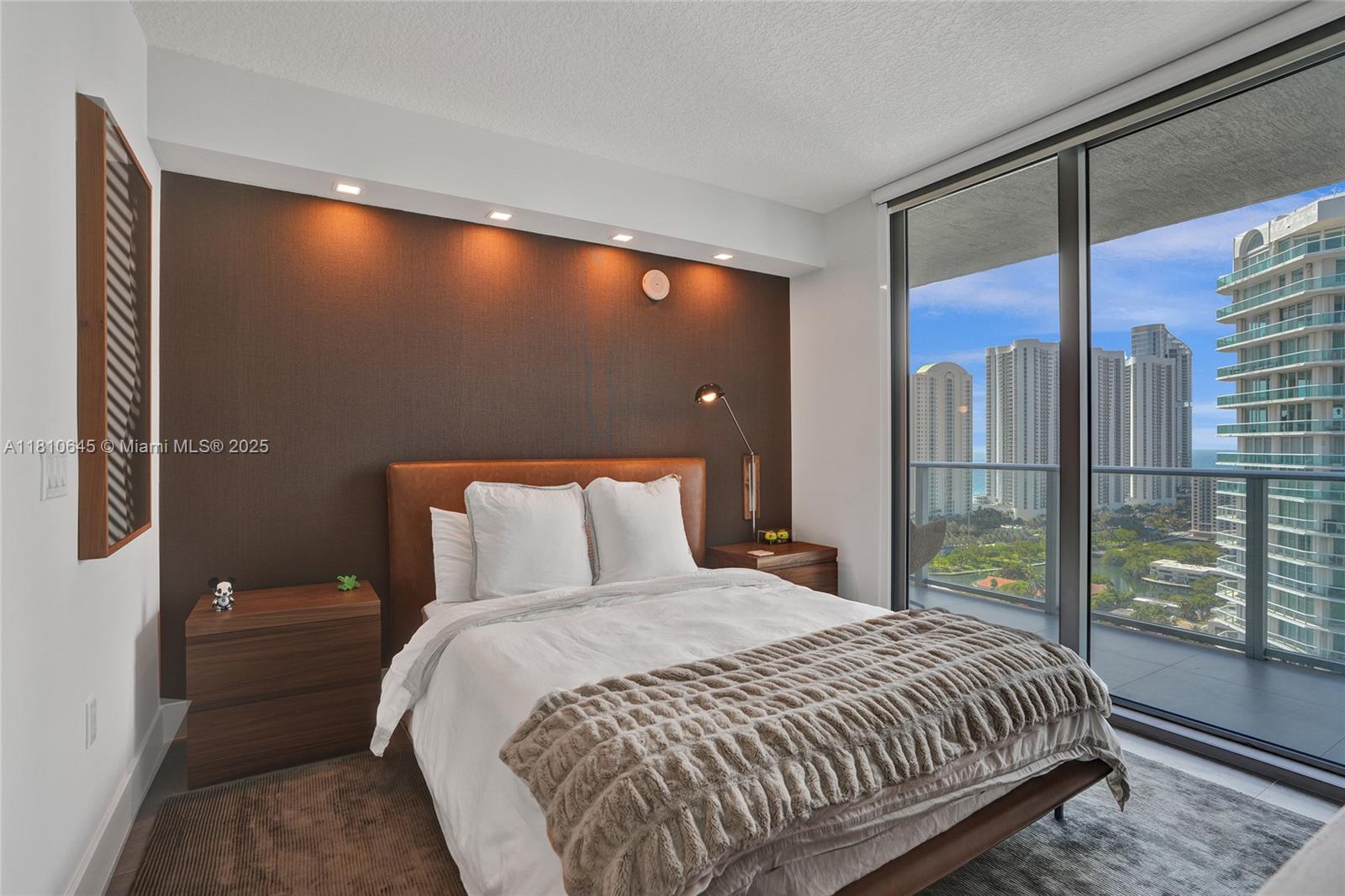 PARQUE TOWERS CONDO - Residential