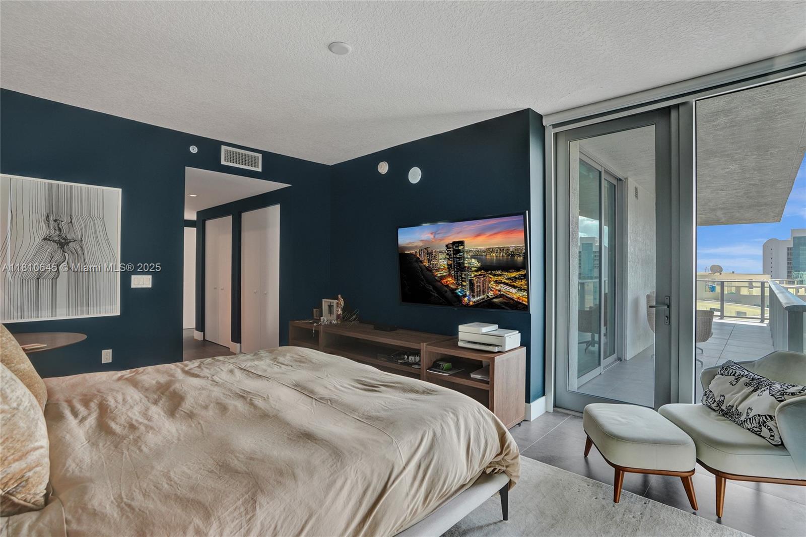 PARQUE TOWERS CONDO - Residential