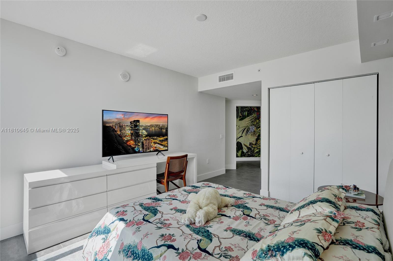 PARQUE TOWERS CONDO - Residential