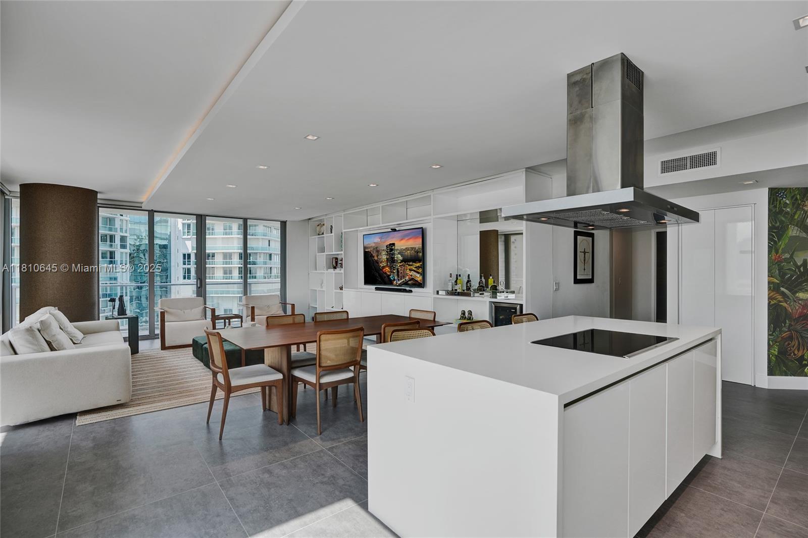 PARQUE TOWERS CONDO - Residential