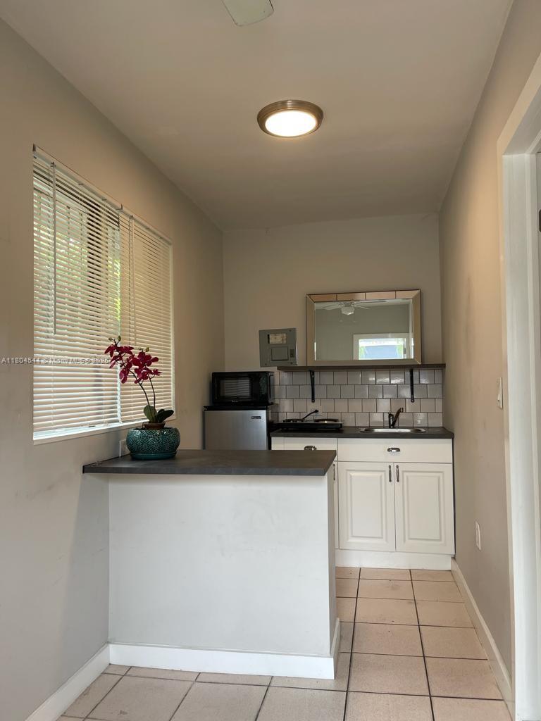 821 SW 29th Ct 5
