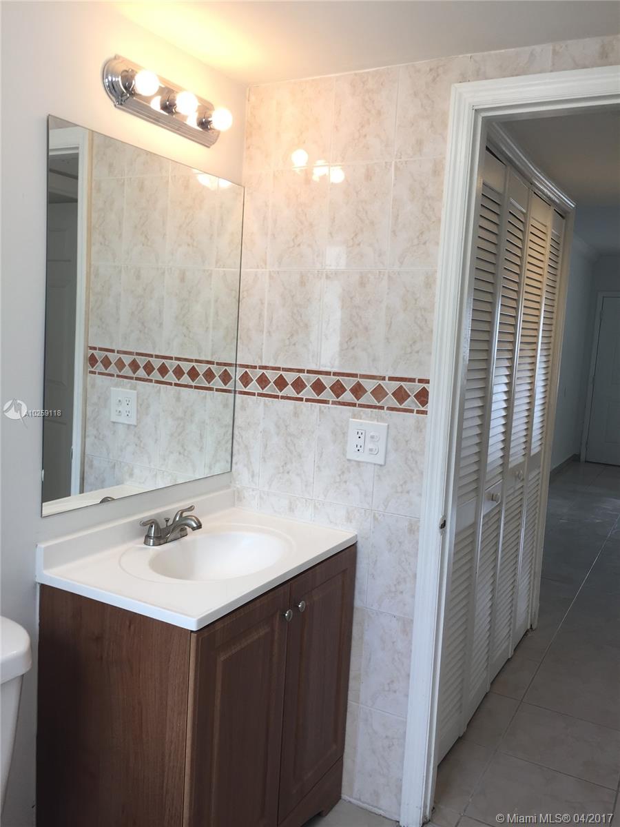 OLAS AZULES CONDO - Residential Lease