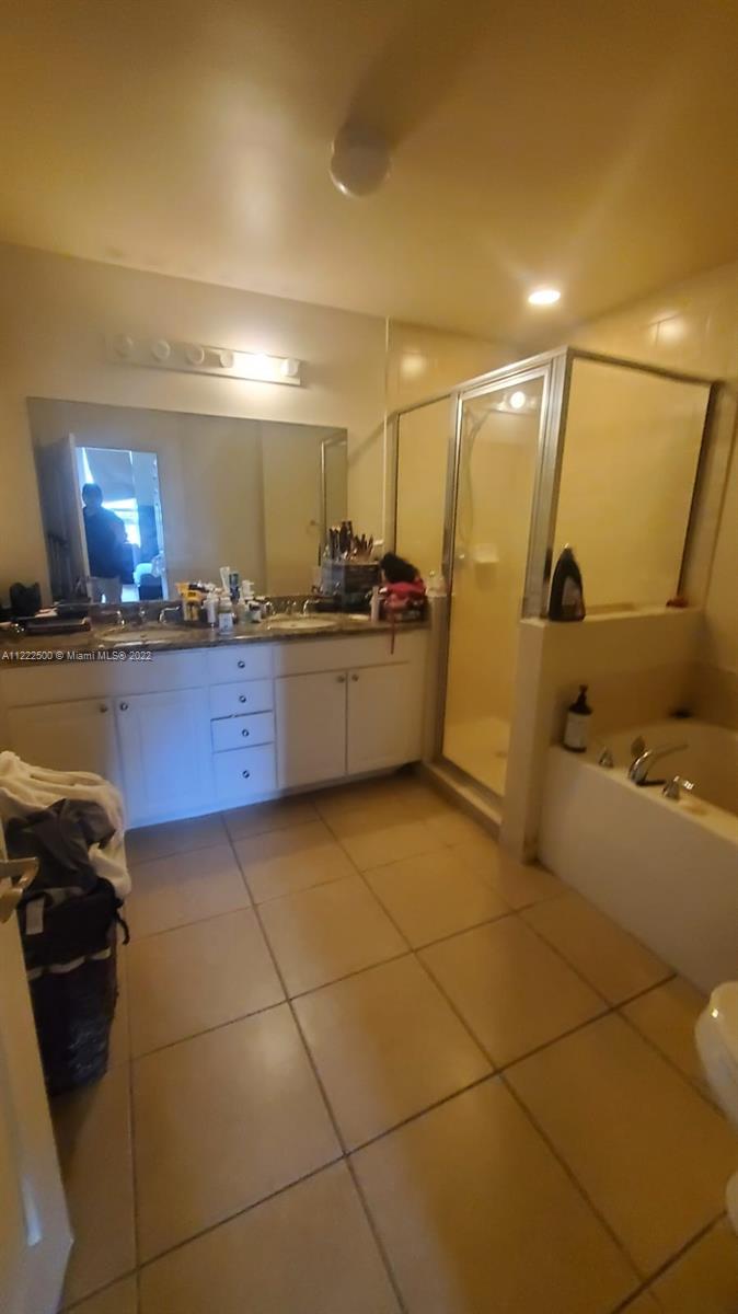 ALAQUA CONDO - Residential