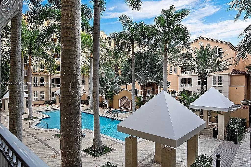 ALAQUA CONDO - Residential