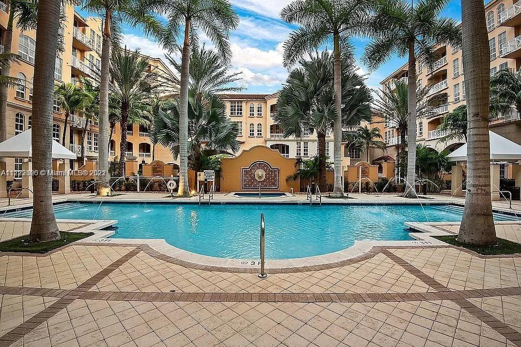 ALAQUA CONDO - Residential