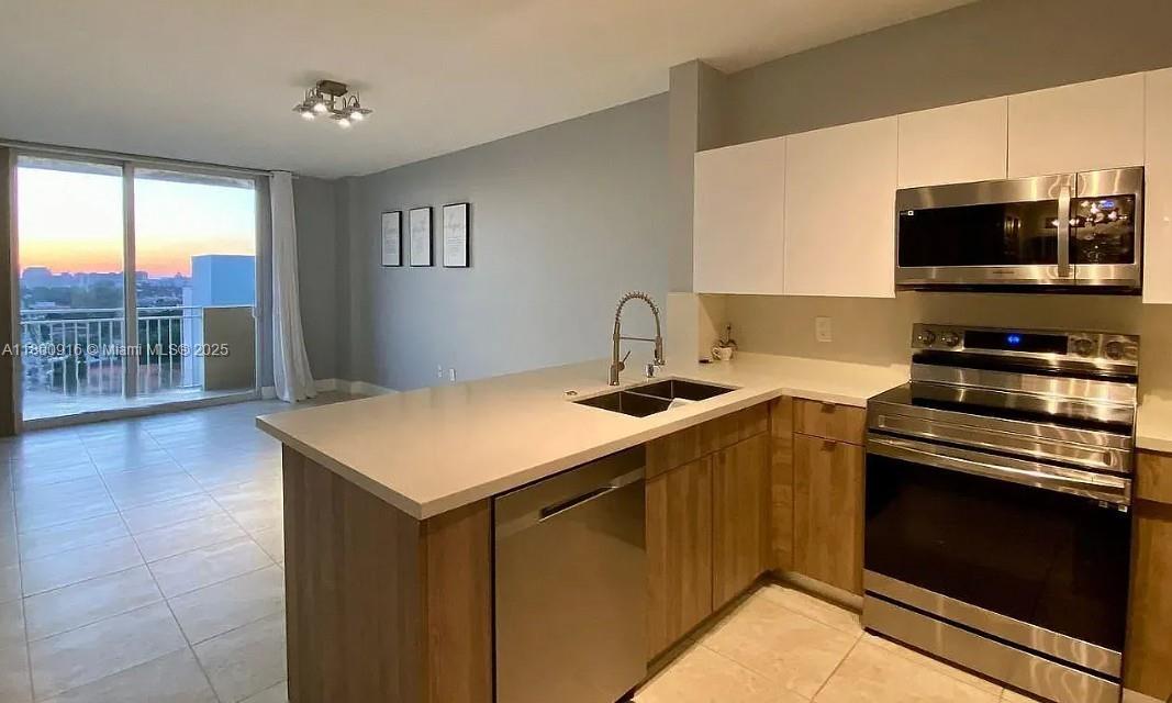 Rental Property at 2425 Sw 27th Ave 1107, Miami, Broward County, Florida - Bedrooms: 1 
Bathrooms: 2  - $2,450 MO.