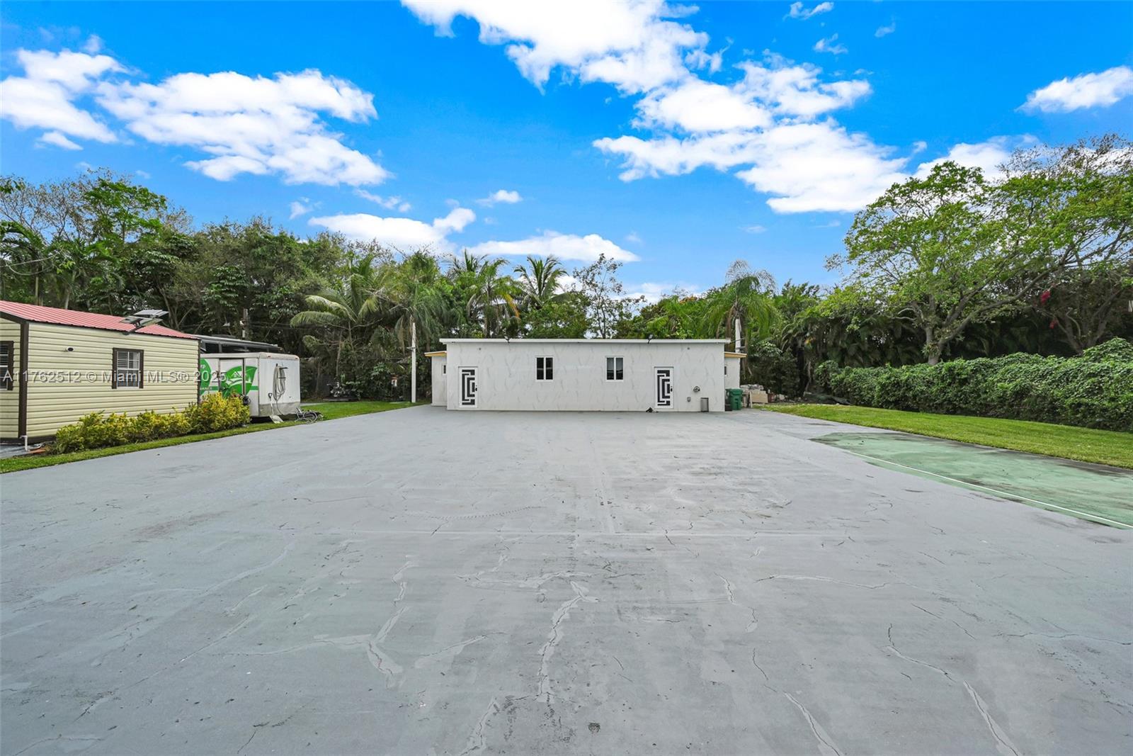 SUNILAND ESTATES - Residential