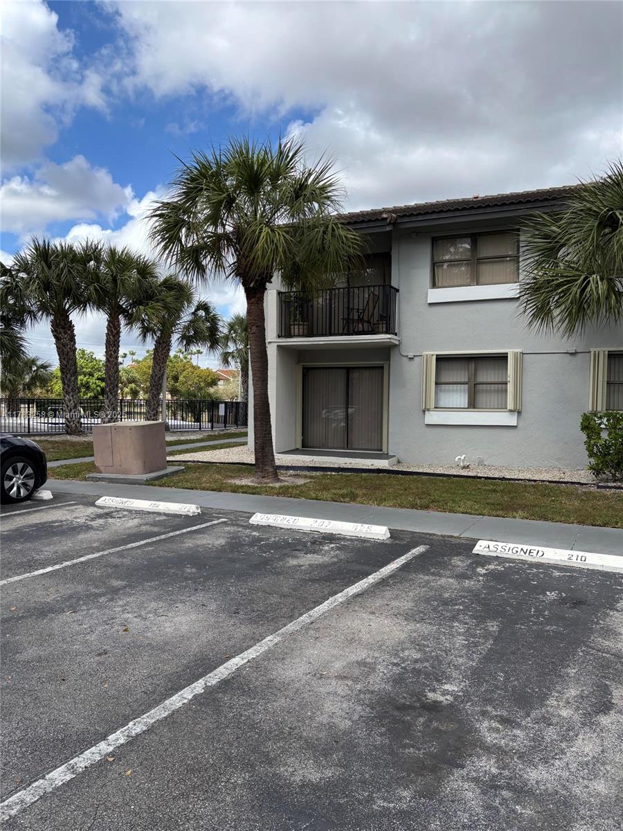 7195 Nw 179th St 210, Hialeah, Miami-Dade County, Florida - 2 Bedrooms  
2 Bathrooms - 