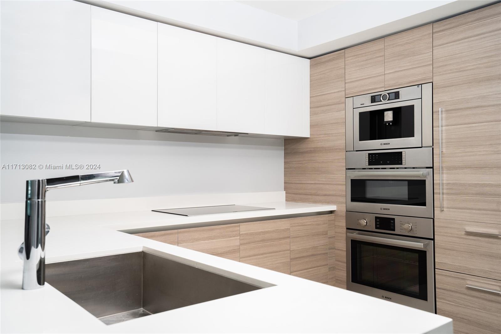 PARQUE TOWERS CONDO - Residential Lease