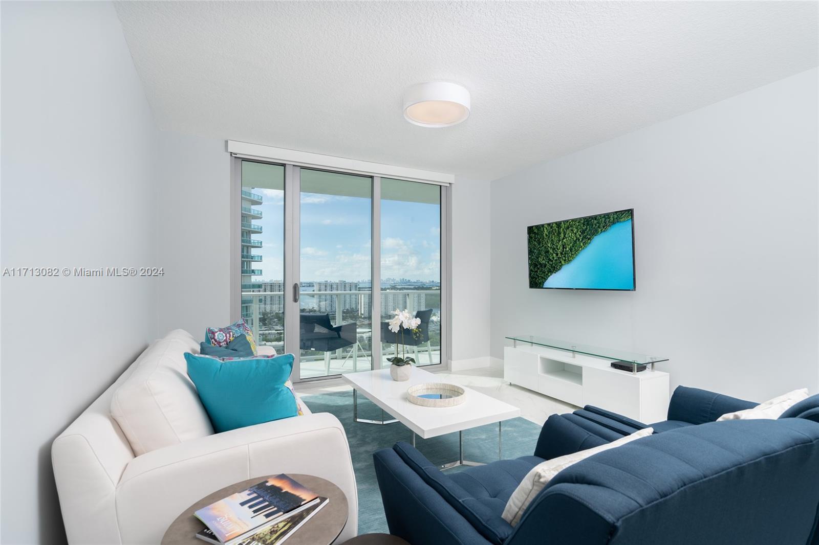 PARQUE TOWERS CONDO - Residential Lease