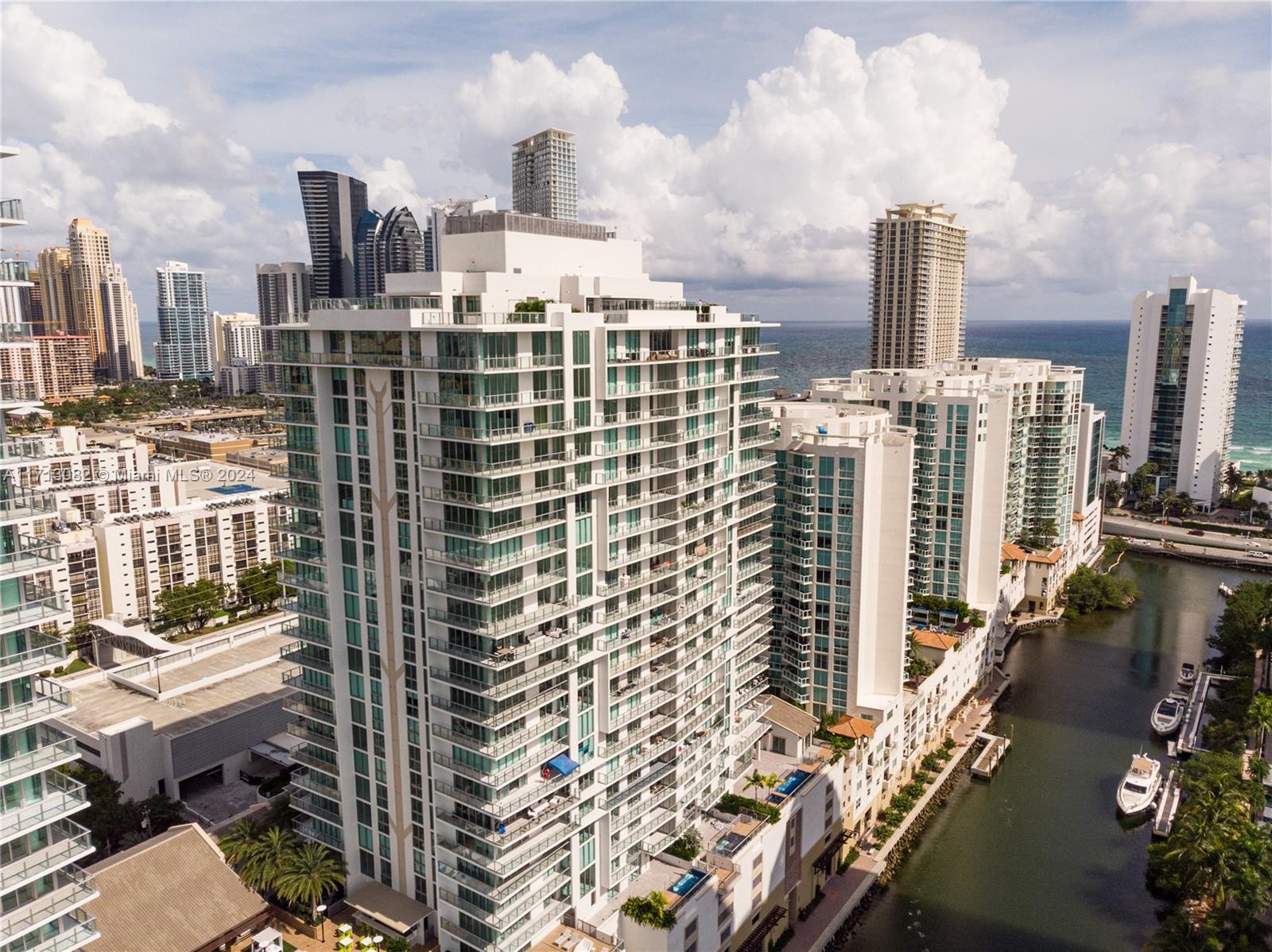 PARQUE TOWERS CONDO - Residential Lease