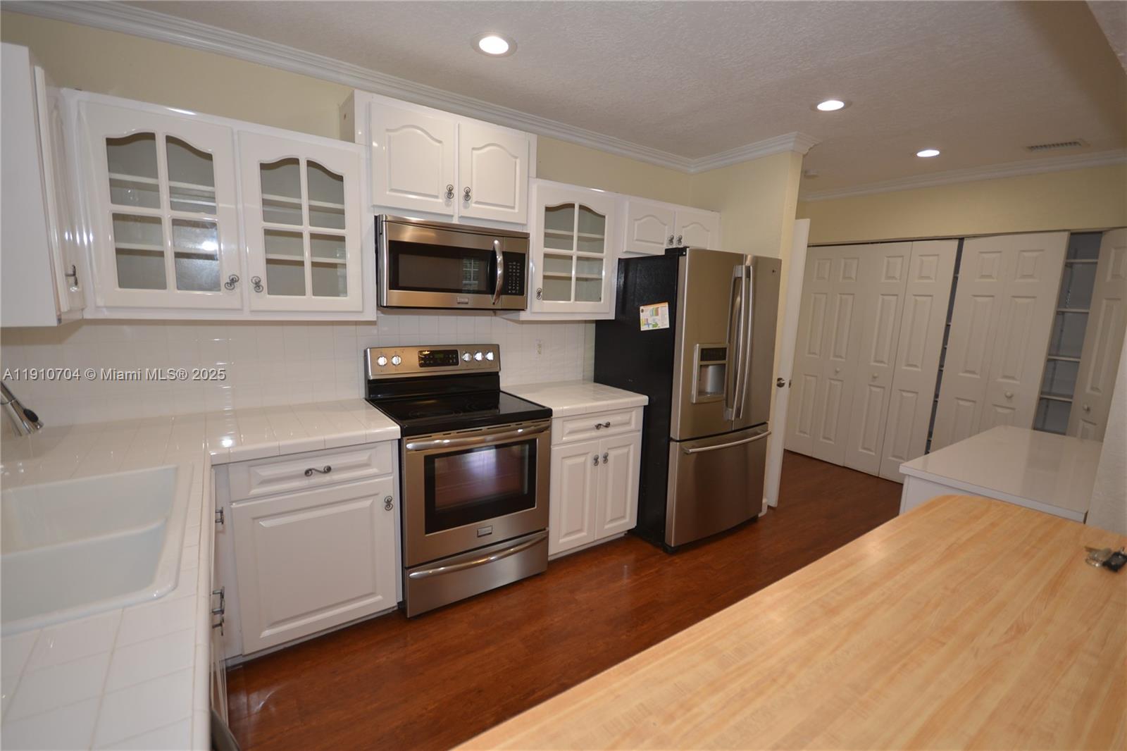 NEWMANS SURVEY - Residential Lease