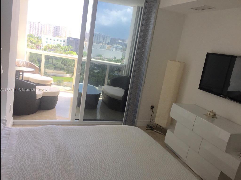 TRUMP ROYALE CONDO - Residential Lease