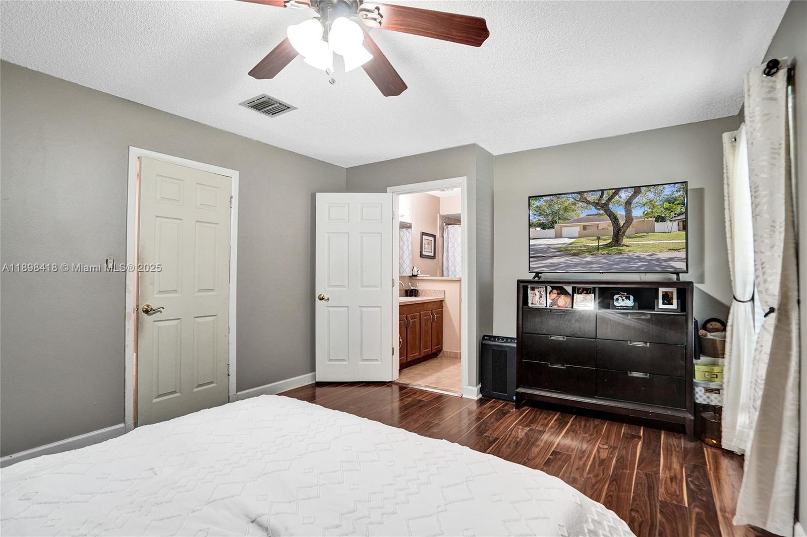 COUNTRY SECTION 1 - Residential