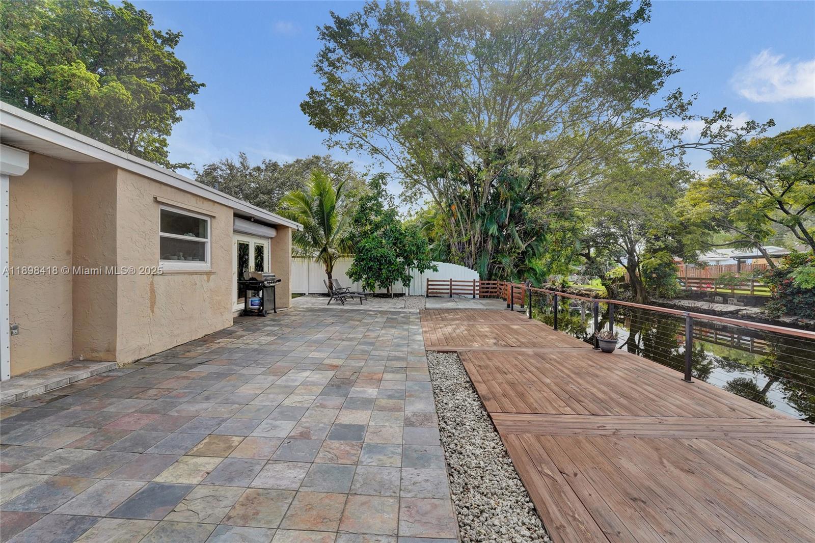 COUNTRY SECTION 1 - Residential