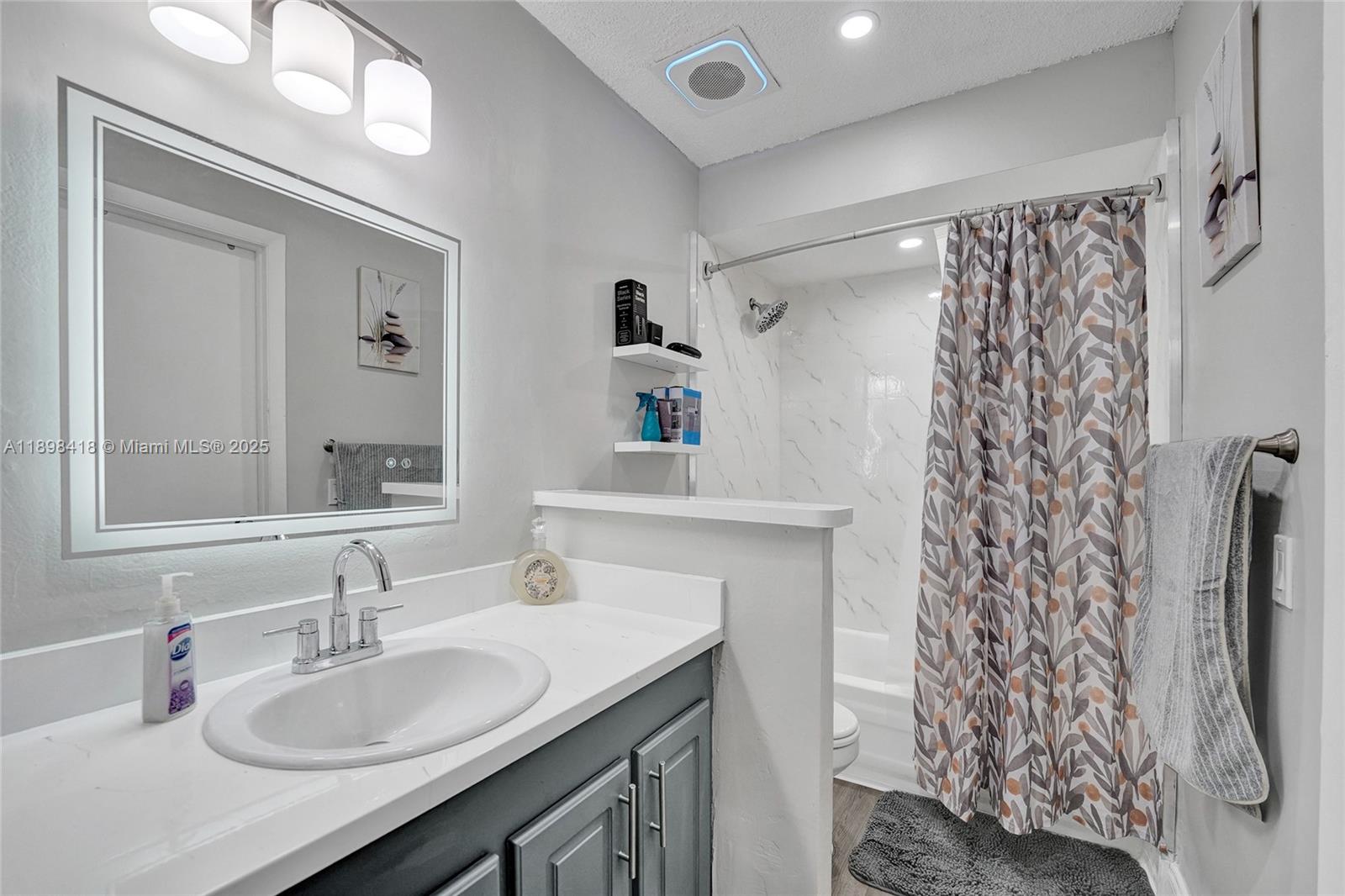 COUNTRY SECTION 1 - Residential