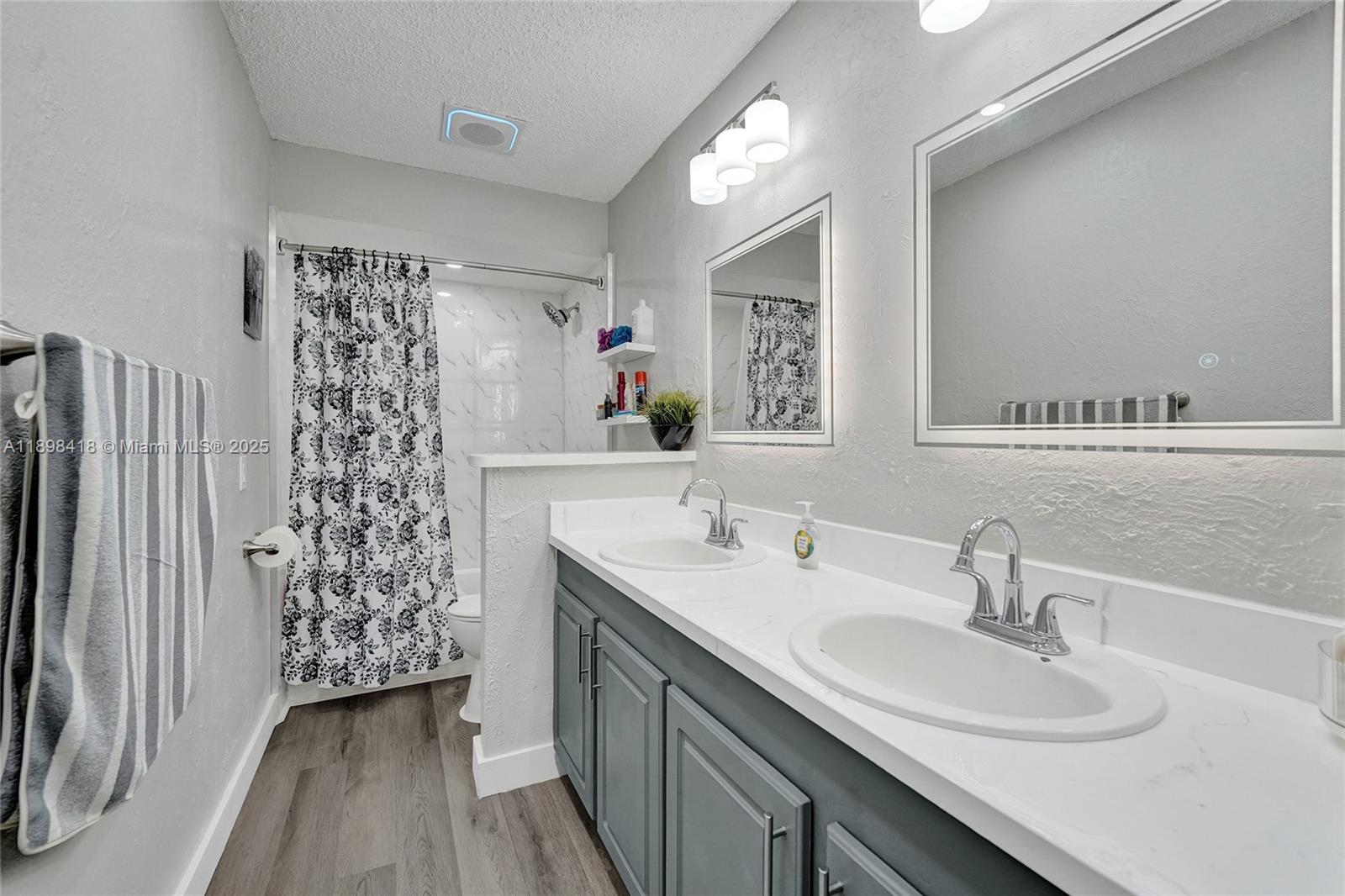 COUNTRY SECTION 1 - Residential