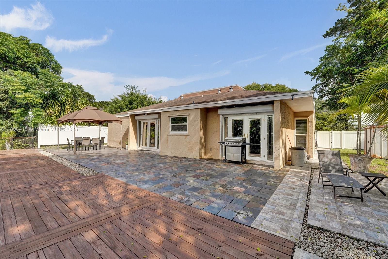 COUNTRY SECTION 1 - Residential
