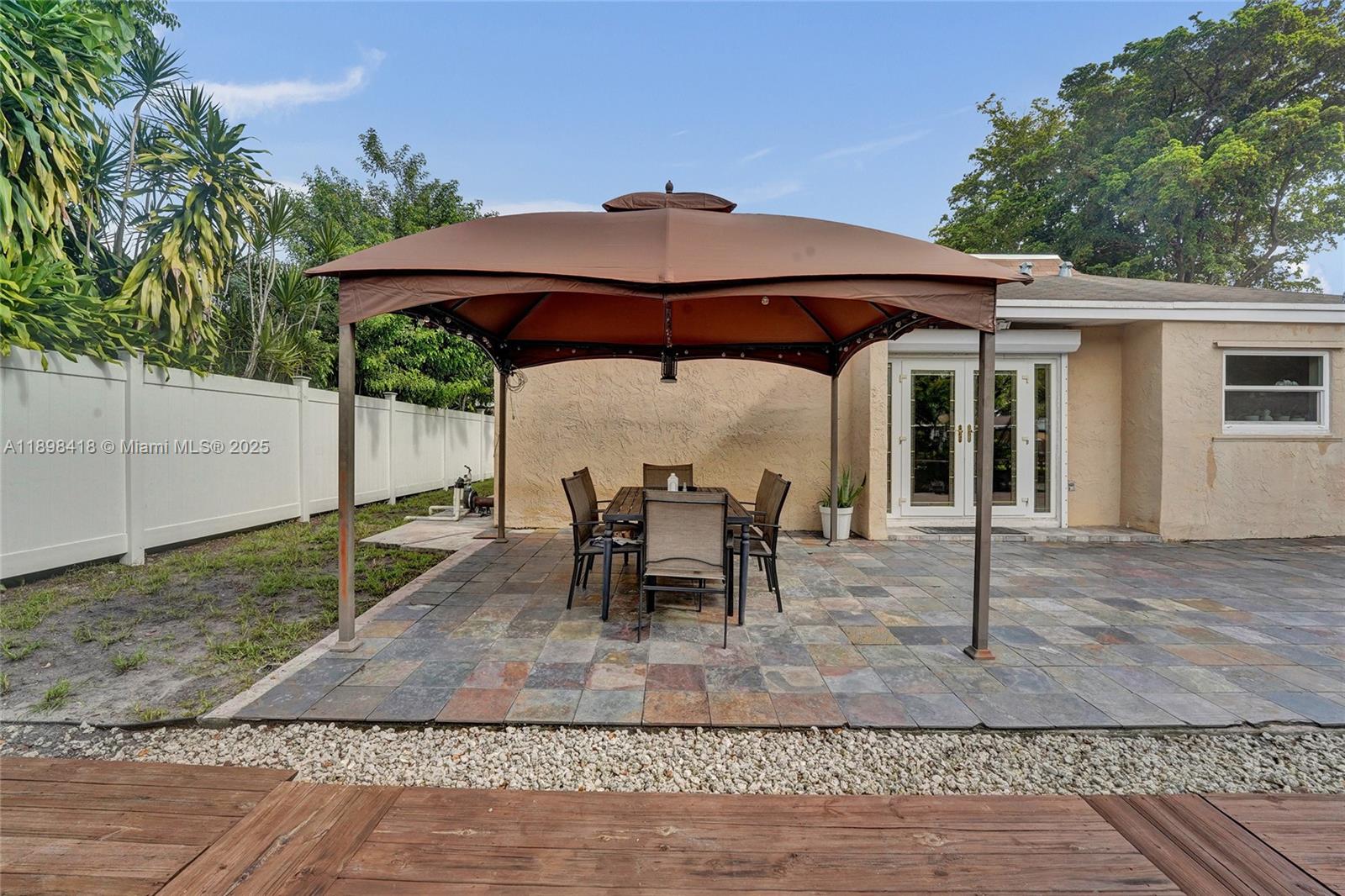 COUNTRY SECTION 1 - Residential