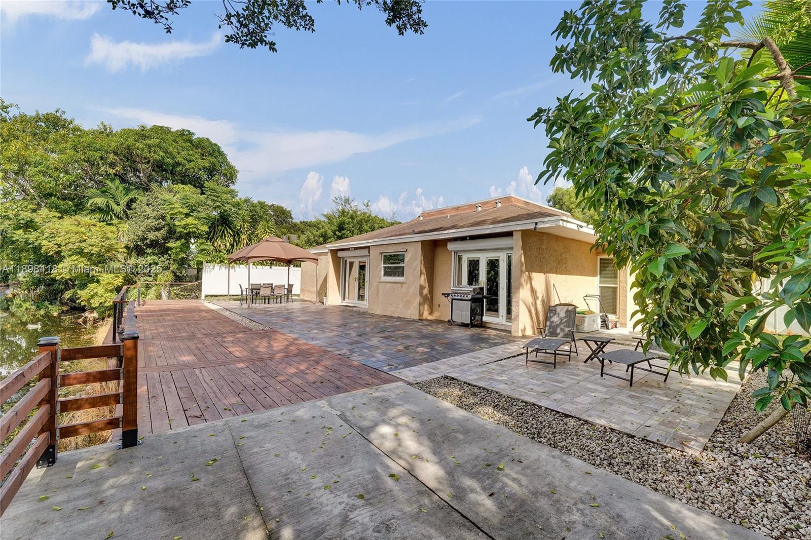 COUNTRY SECTION 1 - Residential